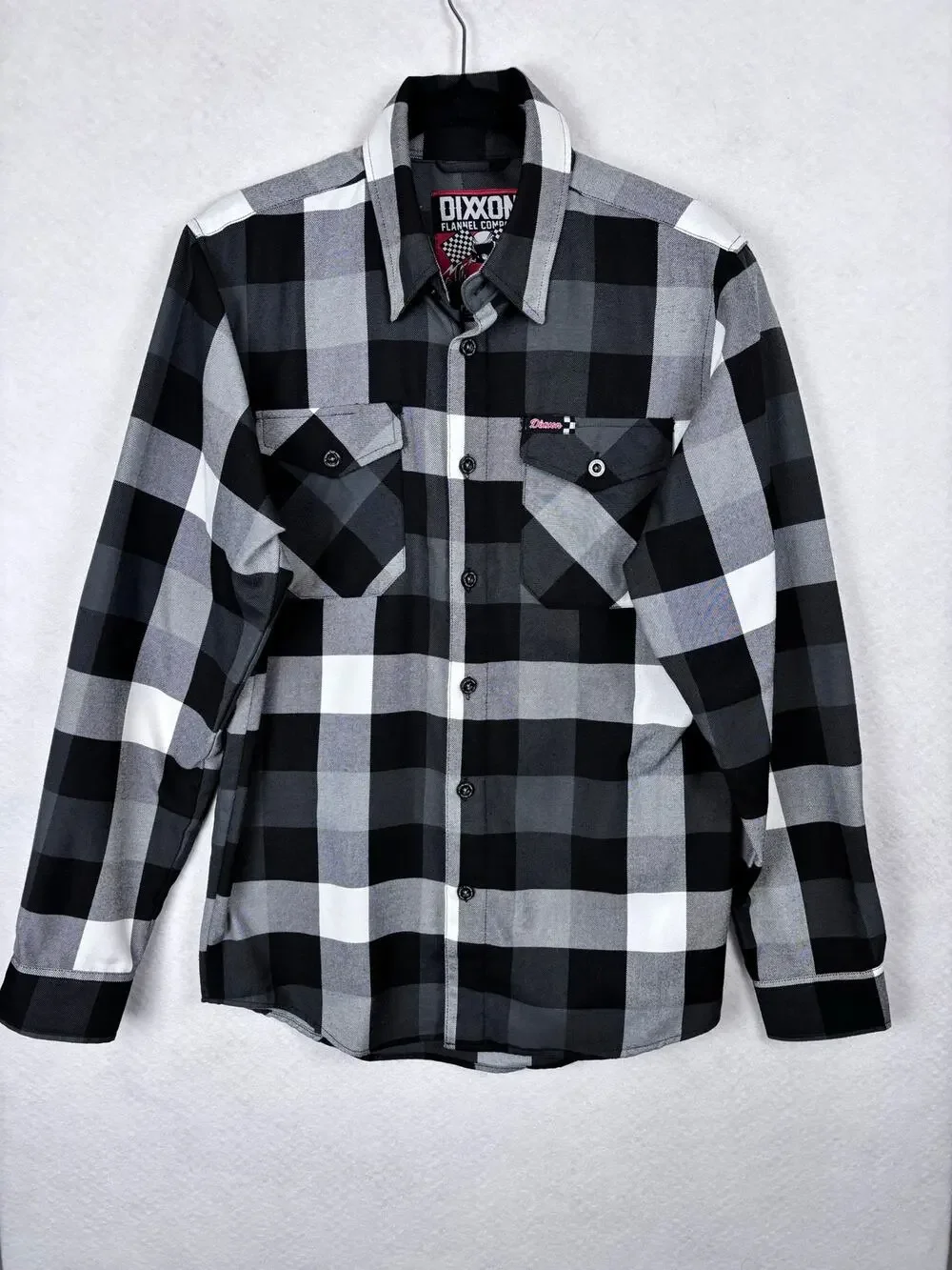 NWOT Dixxon Flannel Finish Line Men’s Small Black Gray White Plaid Button Shirt